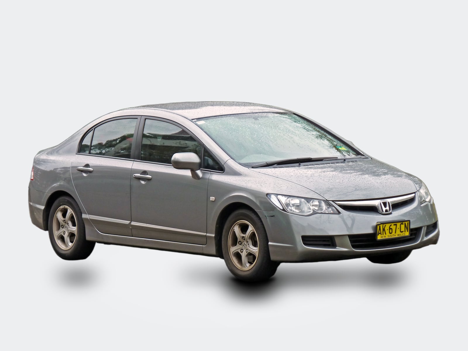 Eski nesil Honda Civic sedan, önden yandan görünüş